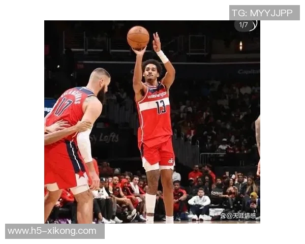 吉莱斯皮上半场三分球五投五中砍下15分4篮板5助攻表现完美无失误