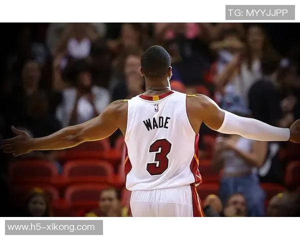 克洛尼首节火力全开四记三分狂砍13分1板1断展现神准外线能力