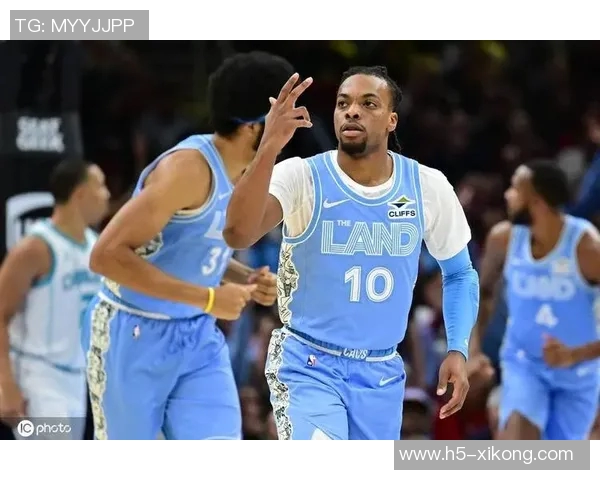 肯扬马丁称米切尔将入名人堂但未能提升队友表现 肯扬马丁称米切尔将入名人堂但未能提升队友表现