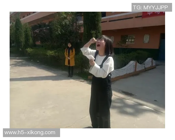 道曼今夏中考在即却已展现场上从容气质令人赞叹 道曼今夏中考在即却已展现场上从容气质令人赞叹